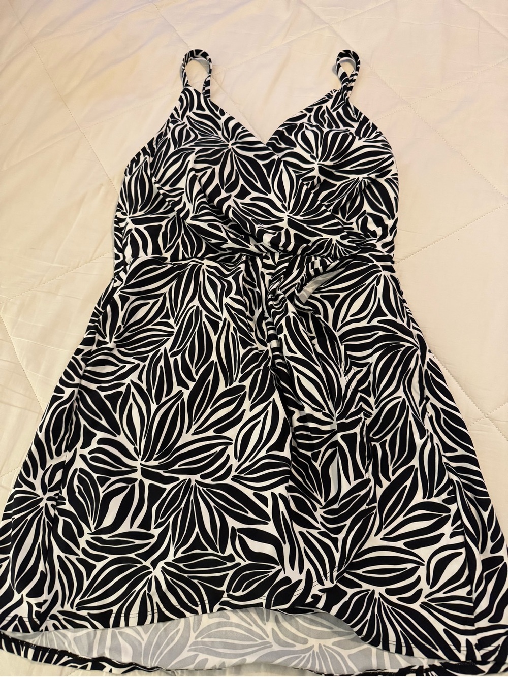 Lands' End Black and White Leaf-Print swim dress